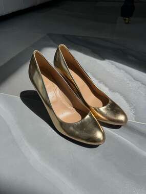 J.Crew Gold Metallic Leather Wedge Pumps Size 8 Made in Italy